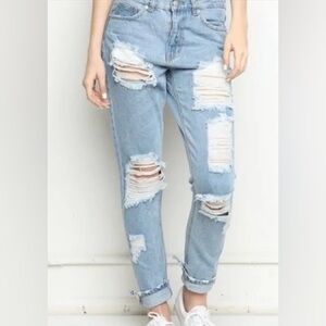 NWOT Brandy Melville ripped jeans